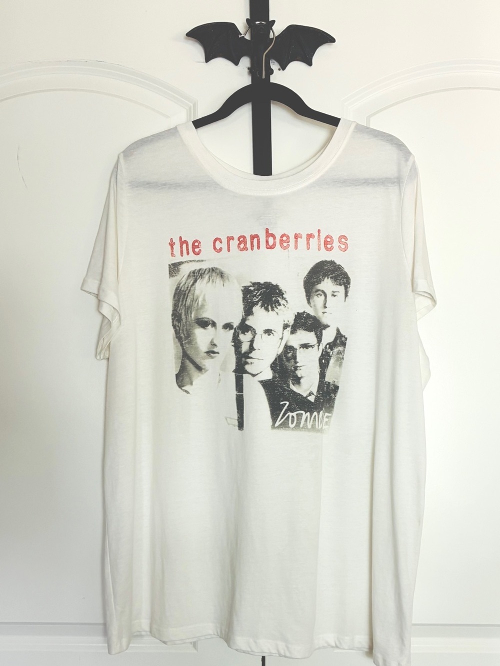 NWOT Torrid The Cranberries Vintage-Style White Band Graphic Tee โZombieโ 2X - Picture 2 of 7